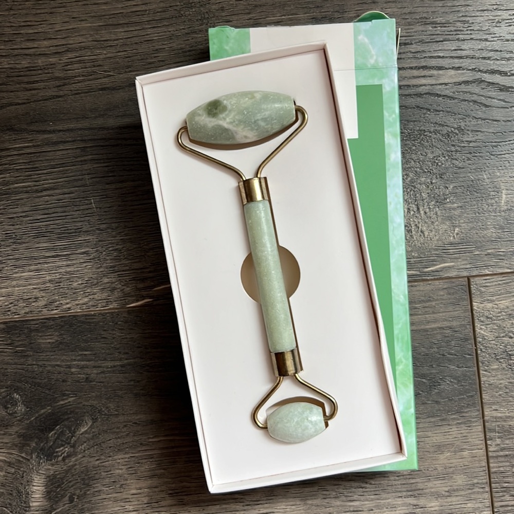 Sherrie Matthews Jade Roller